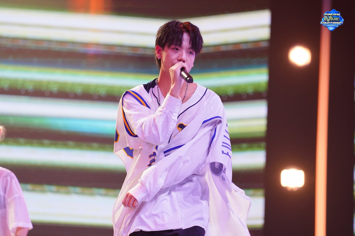 TMCcountdown's tweet photo. [Stage Show #TMC_EP4] ประจำวันวันอาทิตย์ที่ 08.06.2025

🎤  Moly Groves x SABAN 

ติดตามข่าวสารและศิลปินที่คุณชื่นชอบ รวมถึงคอนเทนต์สุด Exclusive ได้แล้ววันนี้ที่ 
Social Web จาก Thailand Music Countdown 
👉🏻 : https://t.co/nYNo9hgV3w

📺 ติดตามชม Thailand Music Countdown ทุกวันอาทิตย์ เวลา 16.45 น. ทางช่อง 3HD
หรือดูได้ทาง Youtube Live : Thailand Music Countdown ทุกวันอาทิตย์เวลา 16:30 น.
สามารถติดตามได้ที่ 🔗 : https://t.co/D69jFMdYBZ

อย่าลืมมาสมัครเป็นสมาชิกกันเยอะ ๆ นะ รับรองว่ามีอะไรพิเศษ ๆ รอชาว TMC อยู่แน่นอน 🩷 

#TMC2025 #ThailandMusicCountdown #TrueCJCreationsl #MolyGroves #MolyGroves_Locket 
#FridayAfternoonEntertainment