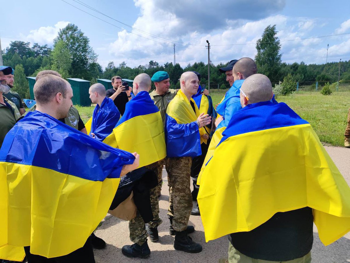 ❗️The prisoner exchange began today, which will continue in several stages in the coming days, – Zelensky

Among those Ukraine is bringing home now are the wounded, the seriously injured, and soldiers under the age of 25.
