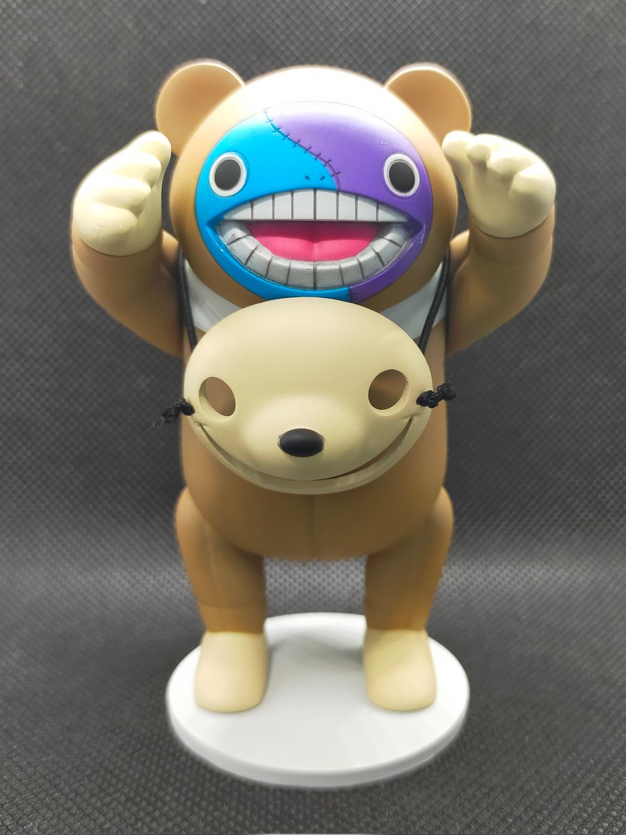 m55556958's tweet photo. デザフェスmini
お迎え④
ミスマッチトイ(@mismatchtoy )さんの
クマオ フィギュア！！！

見る角度で表情が変わる👀✨
しかもお面を外すと。。。🧟‍♀️🧸
可愛くも怪しくもミステリアスな子😍
かわいいいいいいい

#KUMAO
#デザフェスmini https://t.co/5HDJEI91DA