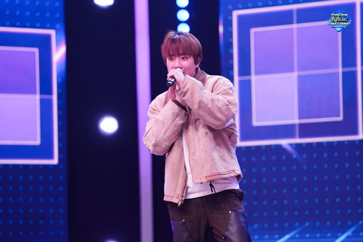 TMCcountdown's tweet photo. [Stage Show #TMC_EP4] ประจำวันวันอาทิตย์ที่ 08.06.2025

🎤  V3RSE 

ติดตามข่าวสารและศิลปินที่คุณชื่นชอบ รวมถึงคอนเทนต์สุด Exclusive ได้แล้ววันนี้ที่ 
Social Web จาก Thailand Music Countdown 
👉🏻 : https://t.co/nYNo9hhsT4

📺 ติดตามชม Thailand Music Countdown ทุกวันอาทิตย์ เวลา 16.45 น. ทางช่อง 3HD
หรือดูได้ทาง Youtube Live : Thailand Music Countdown ทุกวันอาทิตย์เวลา 16:30 น.
สามารถติดตามได้ที่ 🔗 : https://t.co/D69jFMewrx

อย่าลืมมาสมัครเป็นสมาชิกกันเยอะ ๆ นะ รับรองว่ามีอะไรพิเศษ ๆ รอชาว TMC อยู่แน่นอน 🩷 

#TMC2025 #ThailandMusicCountdown #TrueCJCreations #Ch3Thailand #V3RSE