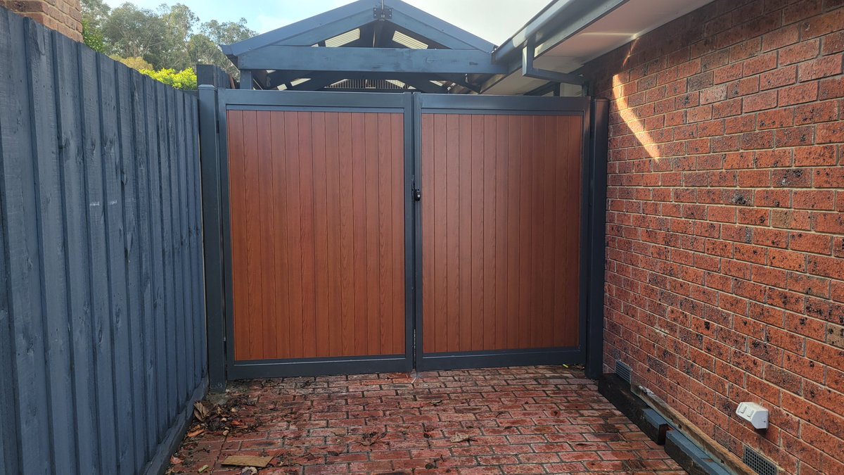 Hampton style gates made from durable Galvanised steel and Aluminium slats. Contact me if you want these custom gates!