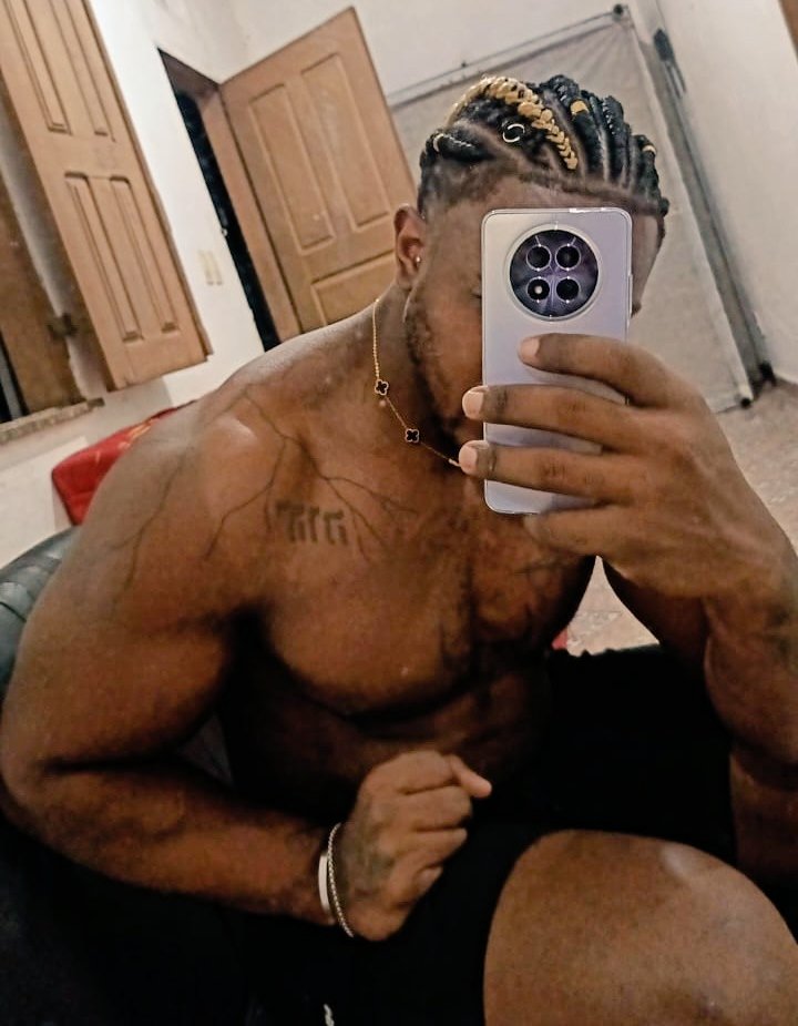 euadrianoblack's tweet photo. Te deixo fraquinha!?

#BDSM @RT4MastersBR2 #Master #ALPHA #Findom #FindomGod #CashFag #CashMaster https://t.co/qTBrUIVGkR
