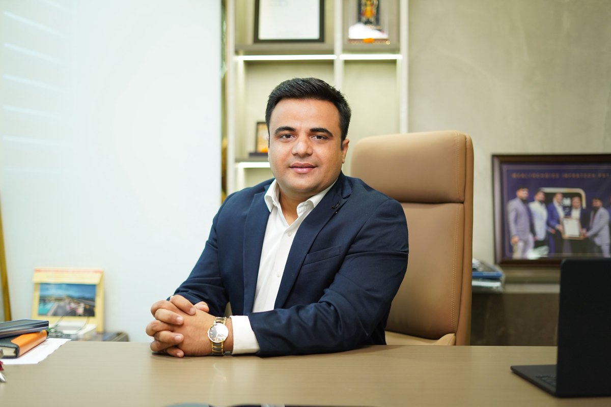 shyamsharma95's tweet image. Empower. Elevate. Achieve. Visionary leaders drive progress, building a brighter future. #WealthChoice #Leadership #RealEstate #Dubai #International #BuildingTheFuture