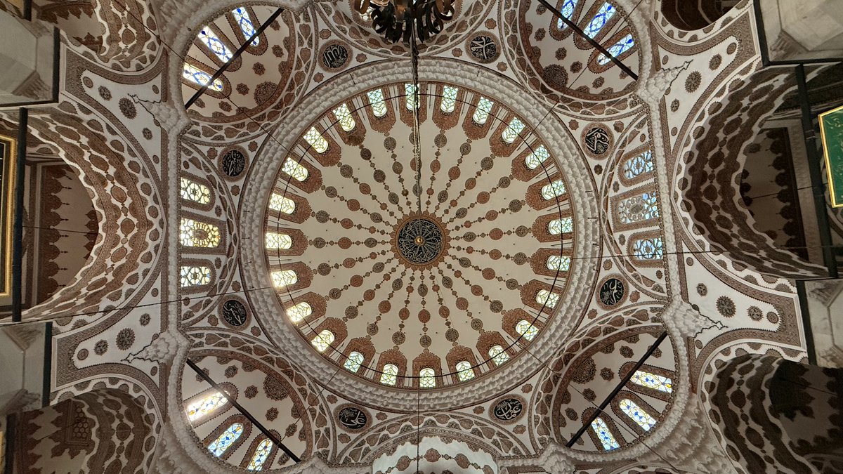 Valide-i Cedid Camii