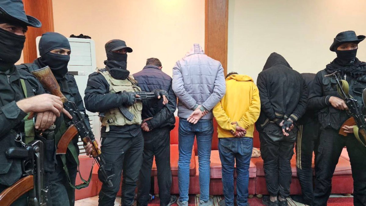 Suriye yönetimi, aralarında eski rejim unsurlarının da bulunduğu 300 mahkumu bayram affıyla serbest bıraktı