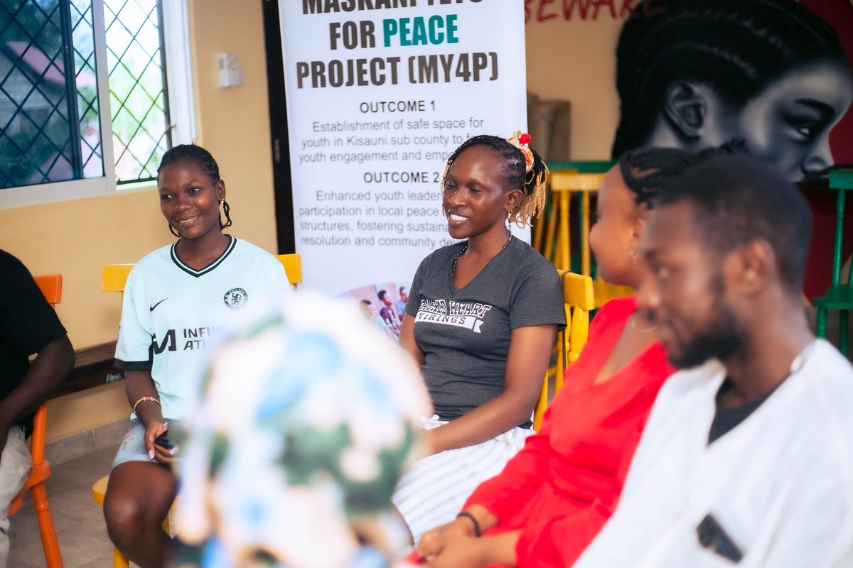 AmkeniC's tweet photo. GAMES AND DISCUSSION
As we played, discussions flowed naturally. Young people expressed their concerns about safety in their neighborhoods, shared stories of positive community interactions & brainstormed ways to promote peace.
KARIBUNI MASKANI YETU CENTER, HAPA NI HOME. #MY4P https://t.co/Z84Hk8e9GX
