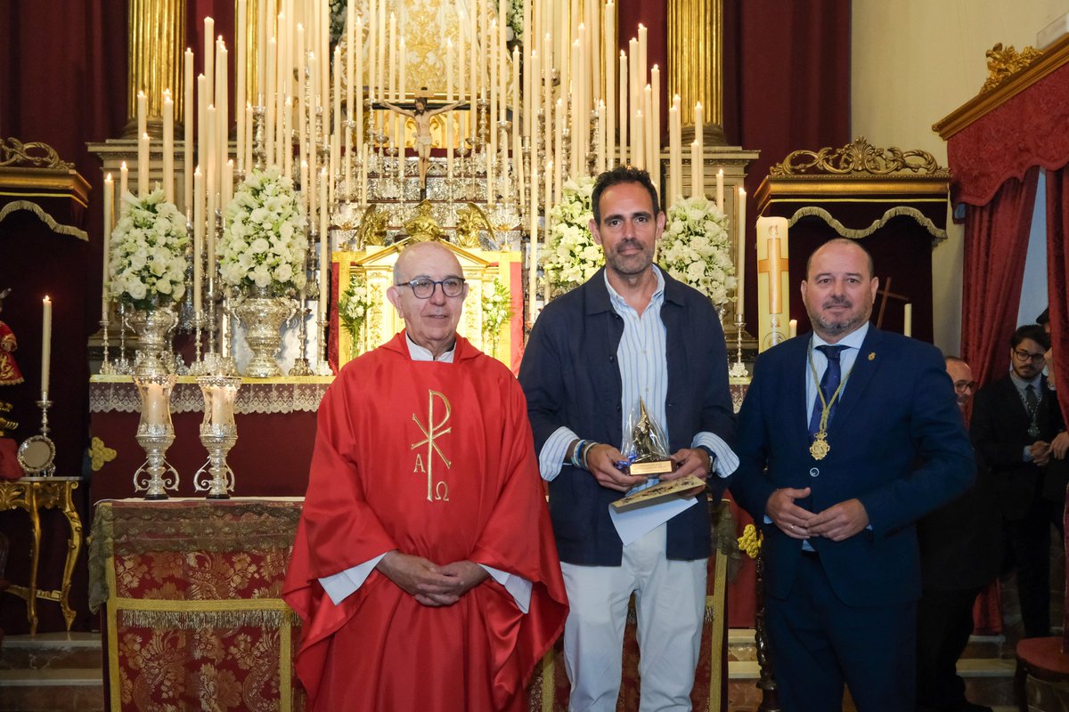 MAHOS Málaga (@mahosmlg) on Twitter photo La <a href="/HDADMALAGA/">Hermandad del Rocío de Málaga</a> nos ha otorgado la distinción #NazarenodelAño, en atención a nuestra colaboración con la cofradía en acciones e iniciativas solidarias. 🤝🏼
Gracias por este honor. Seguiremos trabajando por una hostelería comprometida con Málaga y su gente.
#CofradíadelRocíoMLG La <a href="/HDADMALAGA/">Hermandad del Rocío de Málaga</a> nos ha otorgado la distinción #NazarenodelAño, en atención a nuestra colaboración con la cofradía en acciones e iniciativas solidarias. 🤝🏼
Gracias por este honor. Seguiremos trabajando por una hostelería comprometida con Málaga y su gente.
#CofradíadelRocíoMLG
