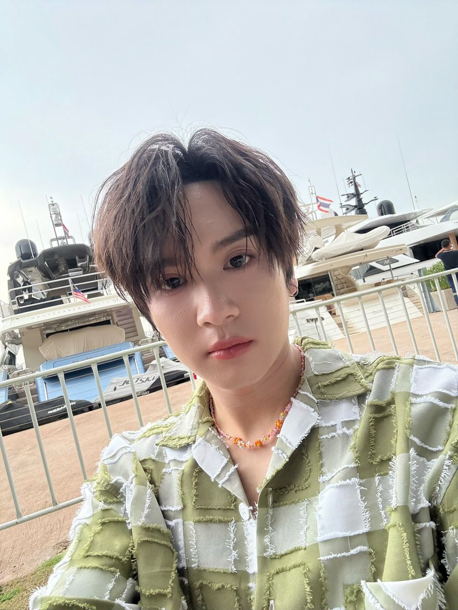 T_Aiemkumchai's tweet photo. Aloha 🌊💚 #PonThanapon #boubou https://t.co/JBJuF2TM4I