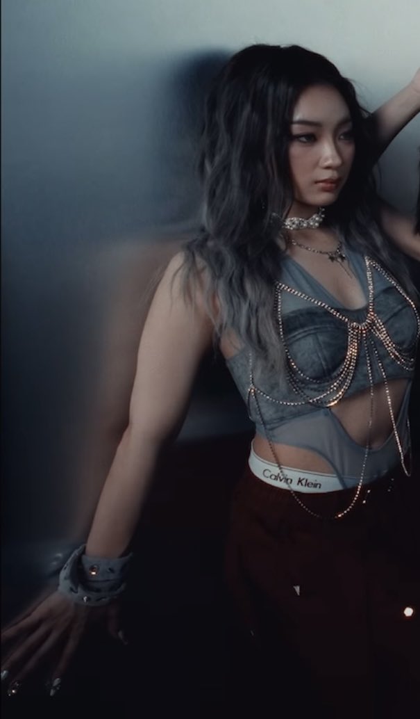 อยู่ทำไม ตายเหอะ