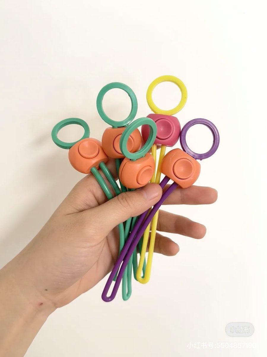 QueenTelekungSK's tweet photo. Bukan takat comel je, barang-barang ni pun banyak fungsi weh! 😆💯✨ yg penting murahh so kita beli sajerr 🤣 https://t.co/Q9vlMGC2V6