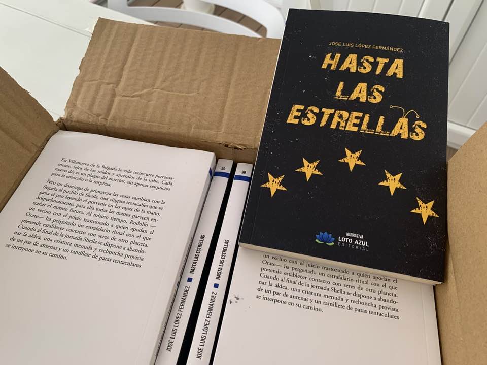 José Luis López F. (@selulf) on Twitter photo Ya está conmigo. Atravesó la galaxia, con el Sol triscando a popa, como si una inmensa bola de fuego azuzase con pellizcos de monja sus cósmicas posaderas, desde más allá de los confines de Venus. Y trae ganas de farra.
Edita el sello Loto Azul, del grupo editorial <a href="/Olelibros/">Olelibros.com</a> Ya está conmigo. Atravesó la galaxia, con el Sol triscando a popa, como si una inmensa bola de fuego azuzase con pellizcos de monja sus cósmicas posaderas, desde más allá de los confines de Venus. Y trae ganas de farra.
Edita el sello Loto Azul, del grupo editorial <a href="/Olelibros/">Olelibros.com</a>