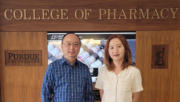 The Purdue College of Pharmacy recognizes outstanding research and scholarship generated by our faculty.
External News Link
pharmacy.purdue.edu/purdue-researc……