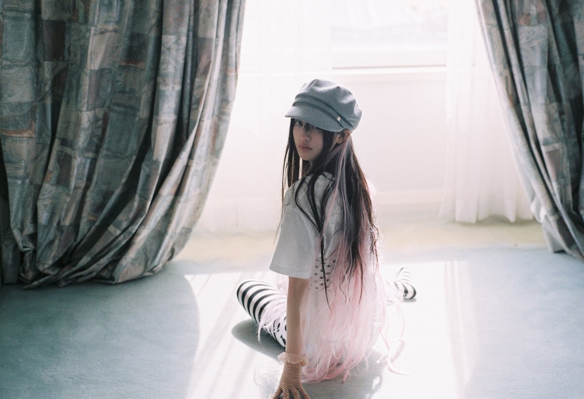 BELIFTLAB's tweet photo. #ILLIT ‘bomb’ Concept Photo (PINK BOMB Ver.) - #MINJU #민주

#아일릿 #ILLIT_bomb #PINK_BOMB https://t.co/CwkA5lwd6j