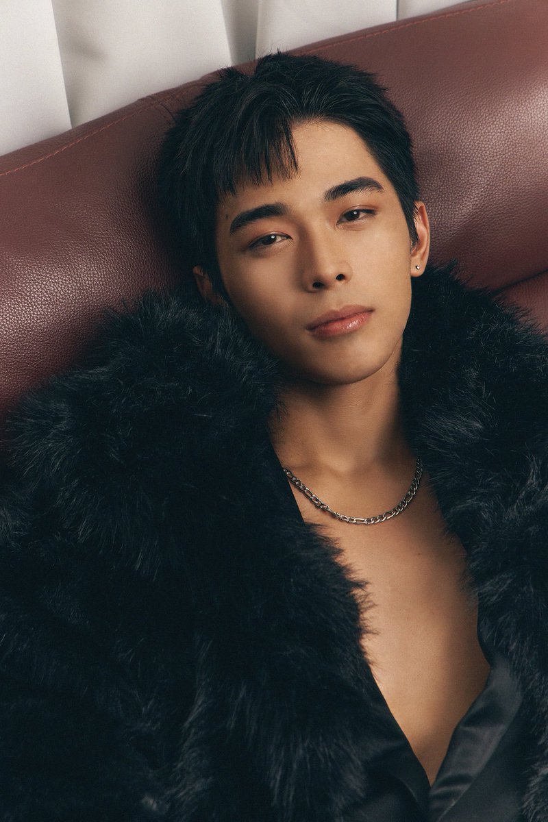 bgyo_ph's tweet image. .@BGYO_Gelo wearing confidence like it’s tailored to fit

‘All These Ladies’ drops June 19, 9PM PHT. Pre-save now:
🔗 orcd.co/bgyo_allthesel…

#BGYO #BGYO_AllTheseLadies