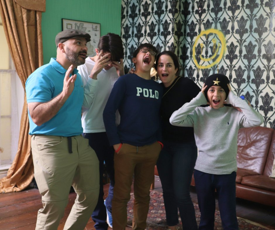 Not all heroes wear capes, some wear deerstalkers 🕵️‍♂️

Don’t miss out this Father’s Day, no matter who you’re celebrating, trade in the usual gifts for something truly unforgettable 🎁

#sherlockescaperooms #sherlockholmes #escaperoom #london #immersive #fathersday
