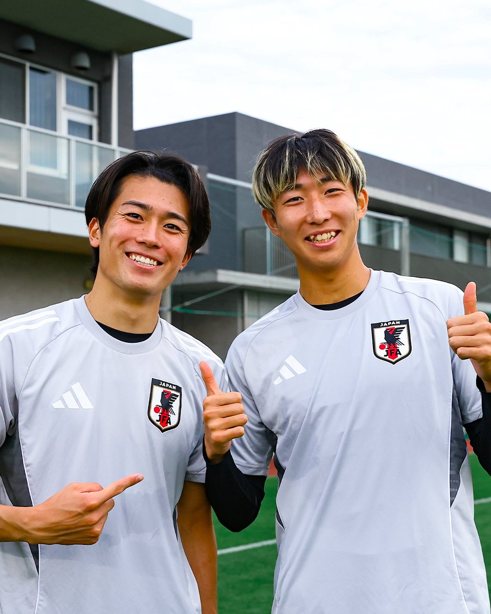 Ligue1's tweet photo. Keito Nakamura 🤜🤛 Hiroki Sekine  

🇯🇵 Les japonais du @StadeDeReims 😃

🤝 @jfa_samuraiblue 

#AsianQualifiers https://t.co/mmuWXqJsj2