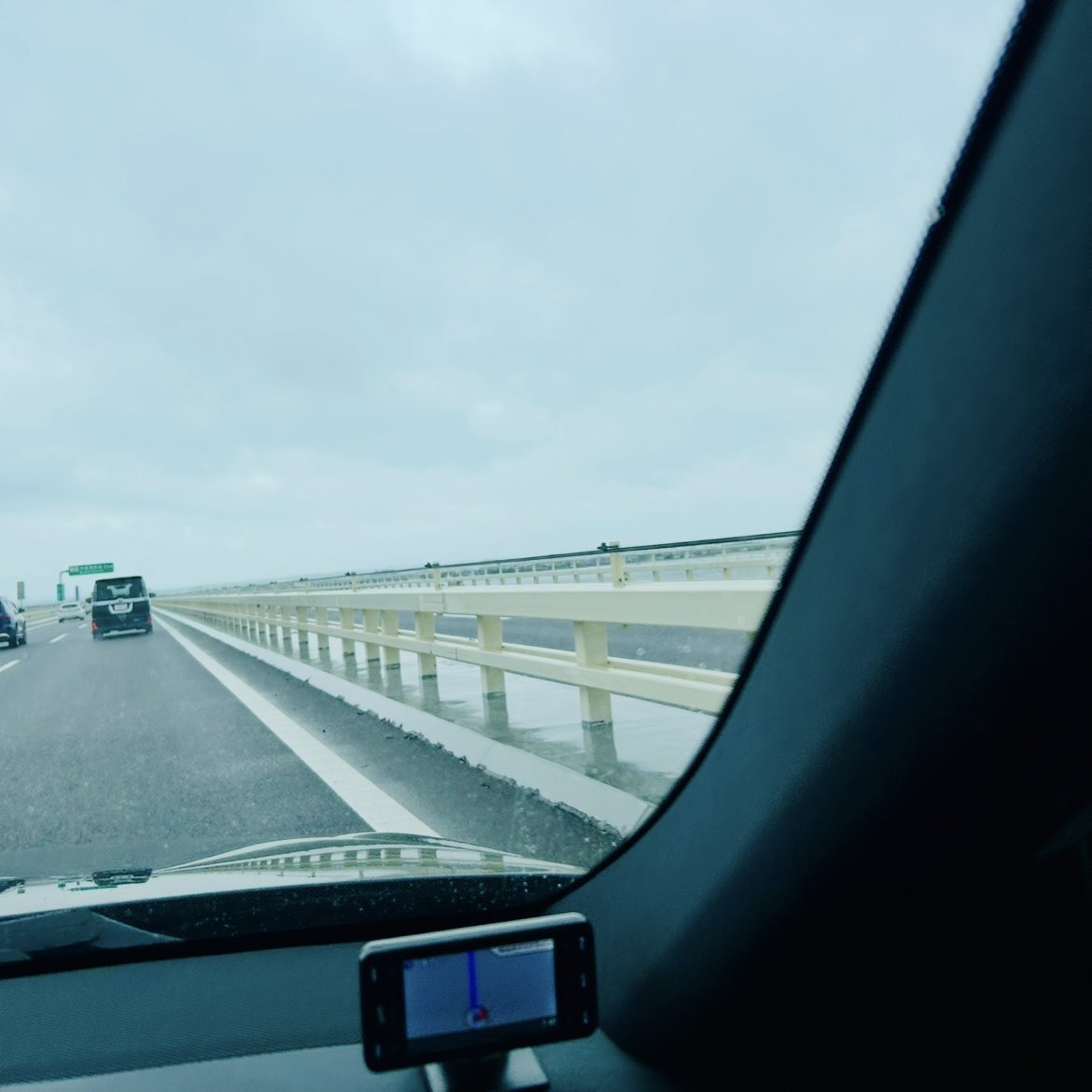 RAIN
雨は嫌いなのに好き☔️
何故か昔から雨音に癒さるDNA🧬😱

東京の梅雨はどうなるのでしょうか？