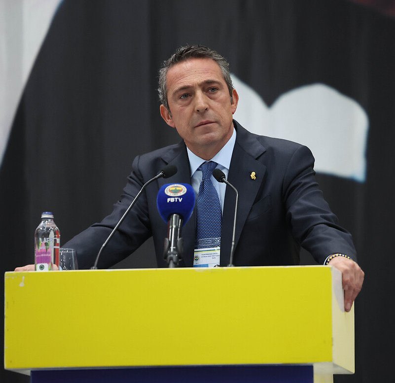 pusholder's tweet photo. Ali Koç: "Fenerbahçe kazandığında ülkemize bayram gelir. EuroLeague şampiyonluğunda gördünüz. Şampiyonluk futbolda gelince nasıl bir kutlama olur hayal edin." https://t.co/W9LwDXb3YH