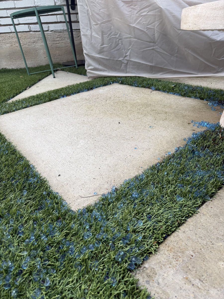 RobbyRillo's tweet photo. @wfaaweather Pete check out this hail in North DFW, think its safe to eat? https://t.co/IRa4d40ZJr