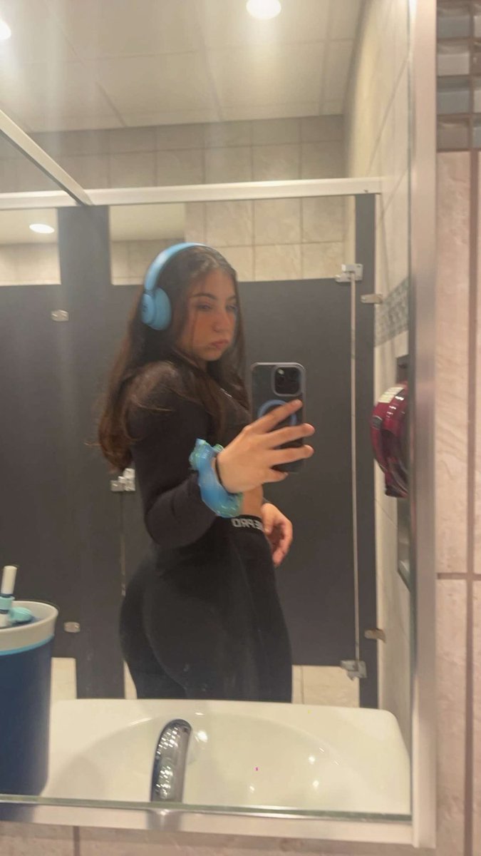 𝓰𝓸𝓭𝓭𝓮𝓼𝓼 𝓮𝓵𝓪𝓷𝓮𝓻𝔃 𓇼 ❀ ｡˚ | findom tweet media