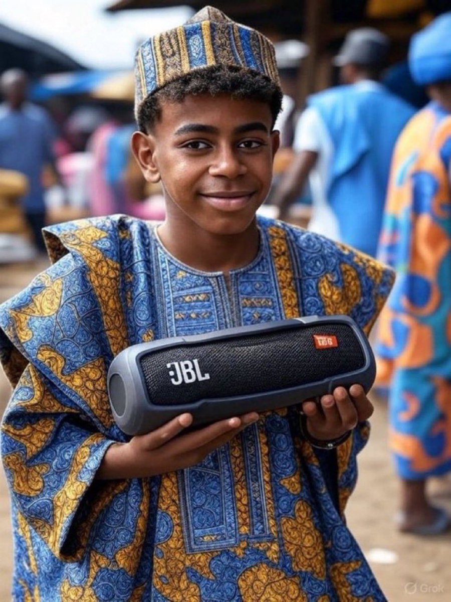 <a href="/theMadridZone/">Madrid Zone</a> The DJ On board 😀😀