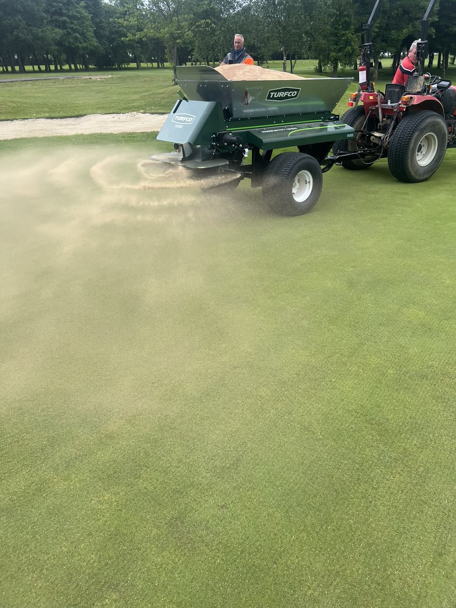 FergalInfo's tweet image. Monday Morning Demo with a bang 💥. A Turfco Todresser sold to an existing client ⛳️