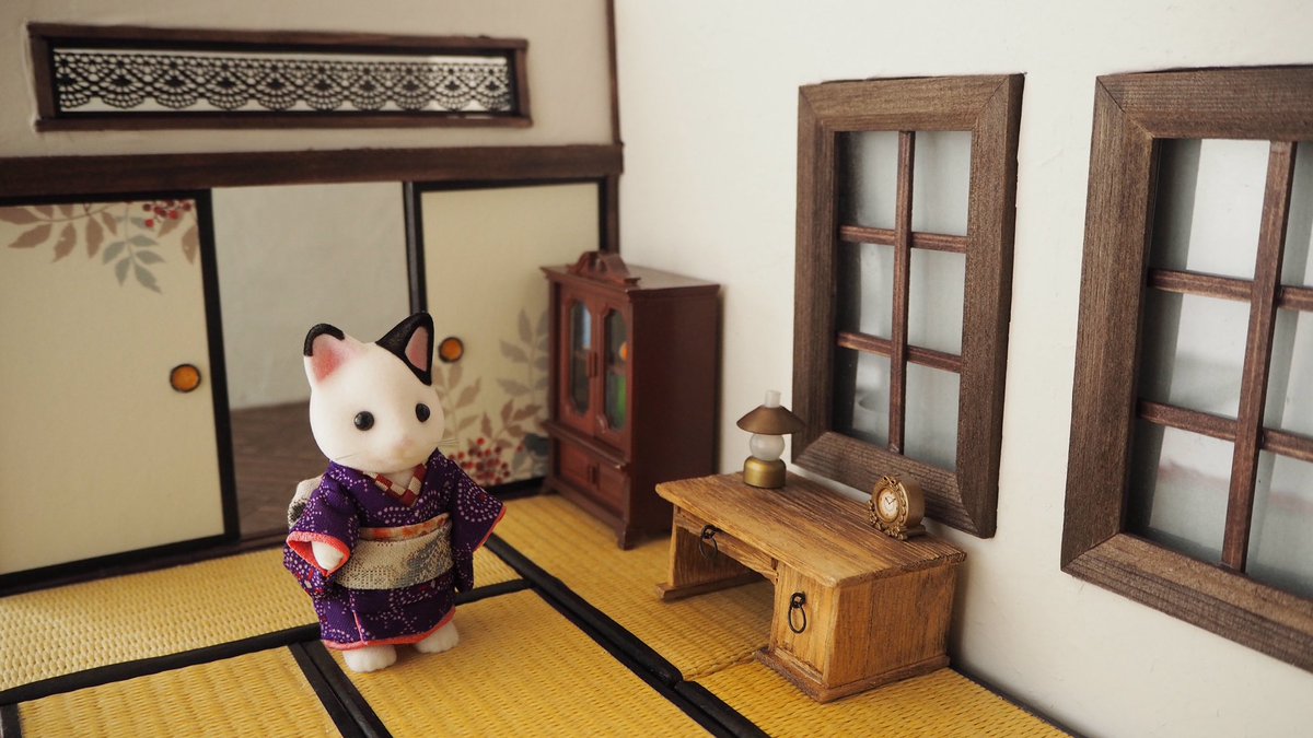 haluchobin's tweet photo. 和モダンな部屋(２０２１年製作)
#シルバニアファミリー
#シルバニア着物 https://t.co/MmzpiUuHq2
