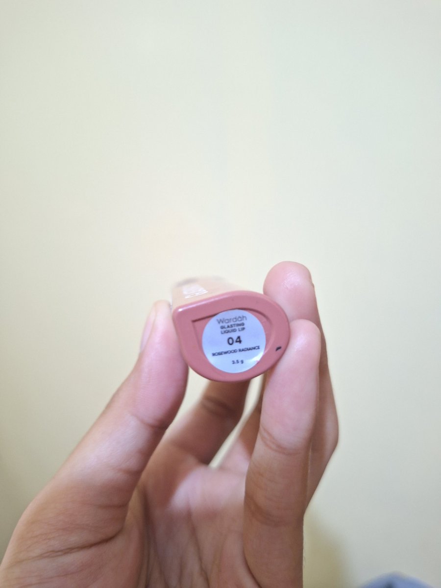 loOopy_yy's tweet photo. ada yang mau ga? wardah glasting lip shade 04. 40k aja https://t.co/UNQn26srhN