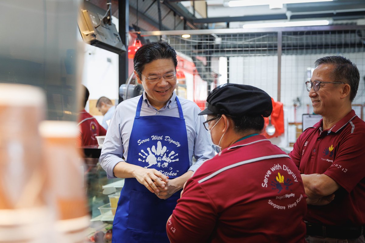 LawrenceWongST's tweet photo. Honoured to meet ST Singaporean of the Year, Koh Seng Choon, &amp; learn more about his inspiring work through Project Dignity — creating meaningful job opportunities for persons with disabilities &amp; those from disadvantaged backgrounds, &amp; empowering them to find dignity through work. https://t.co/PEfQkVEC5X