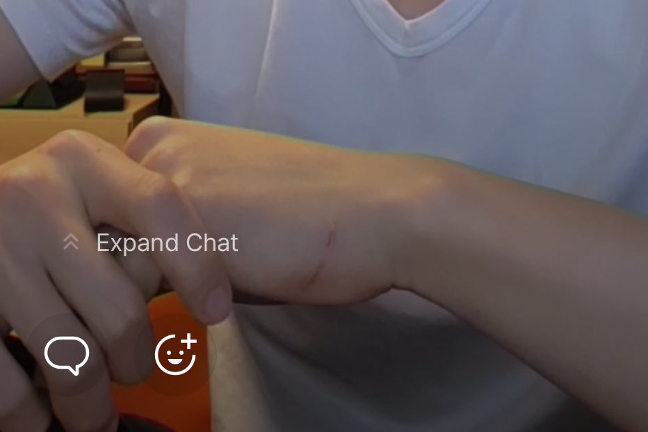 The honorary scratch as a fur parents