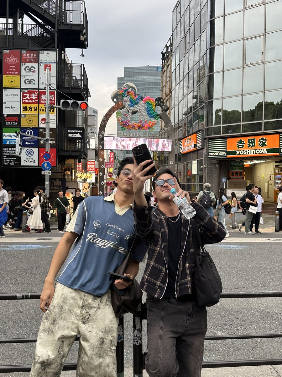 Selfie with the Touru Guidu

BGYO IN JAPAN