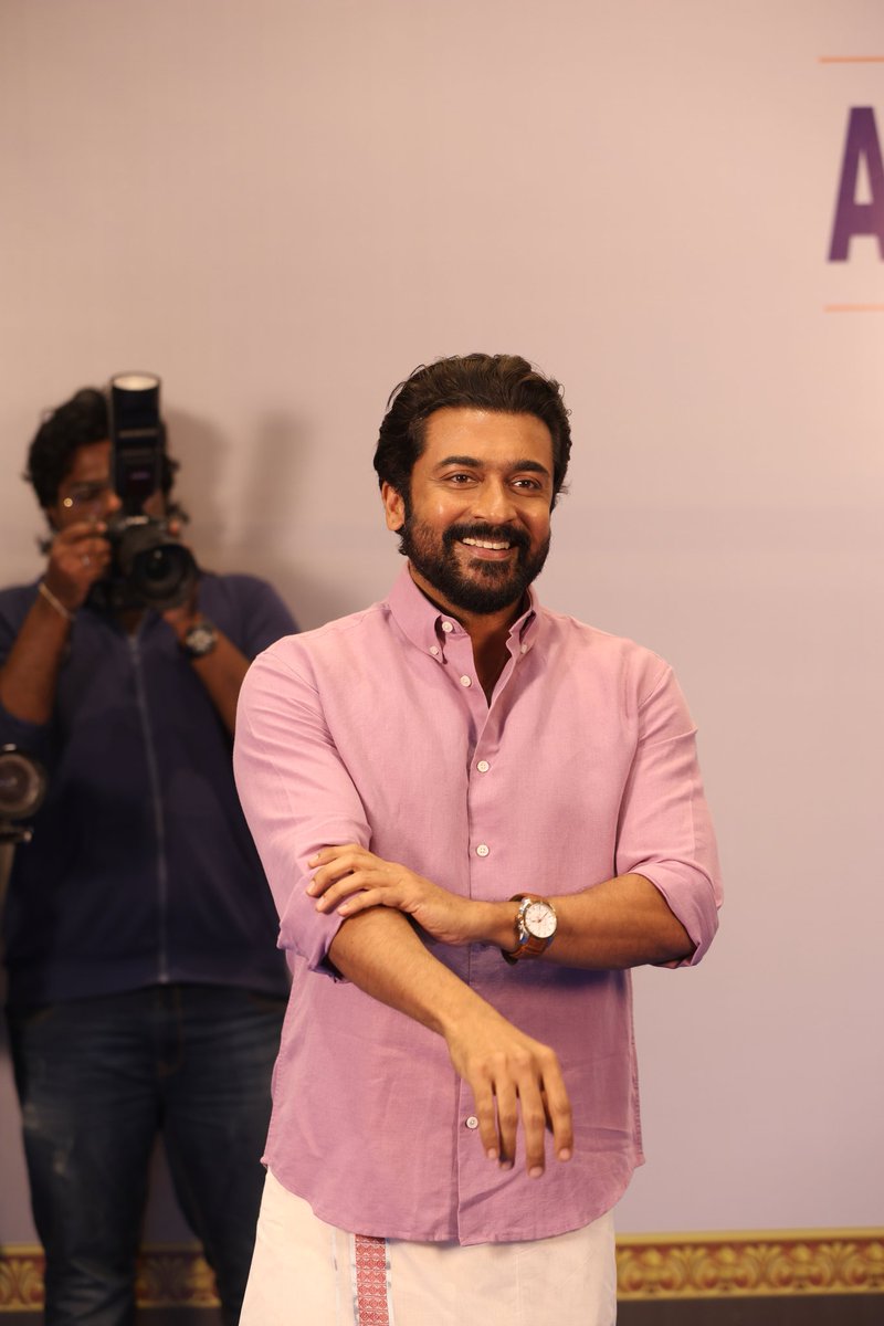 Praveen Suriya (@praveen_nklsfc) on Twitter photo Unseen picture of #TheOne <a href="/Suriya_offl/">Suriya Sivakumar</a> na from fans meet❤️❤️
#Retro #Suriya45 #Suriya46 Unseen picture of #TheOne <a href="/Suriya_offl/">Suriya Sivakumar</a> na from fans meet❤️❤️
#Retro #Suriya45 #Suriya46