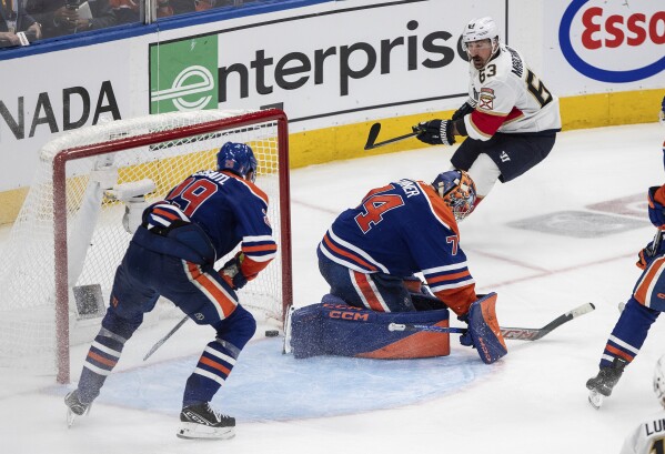 oregonsportnews's tweet photo. The Stanley Cup Final is tied 1-1, but the @SeattleKraken are already in offseason mode.

Want to catch up? Here are 3 BIG lessons the Kraken should learn from Florida and Edmonton — including what makes a contender in today’s NHL 🧵👇
https://t.co/yVICteQFWW

#SeaKraken #OregonSportsNews