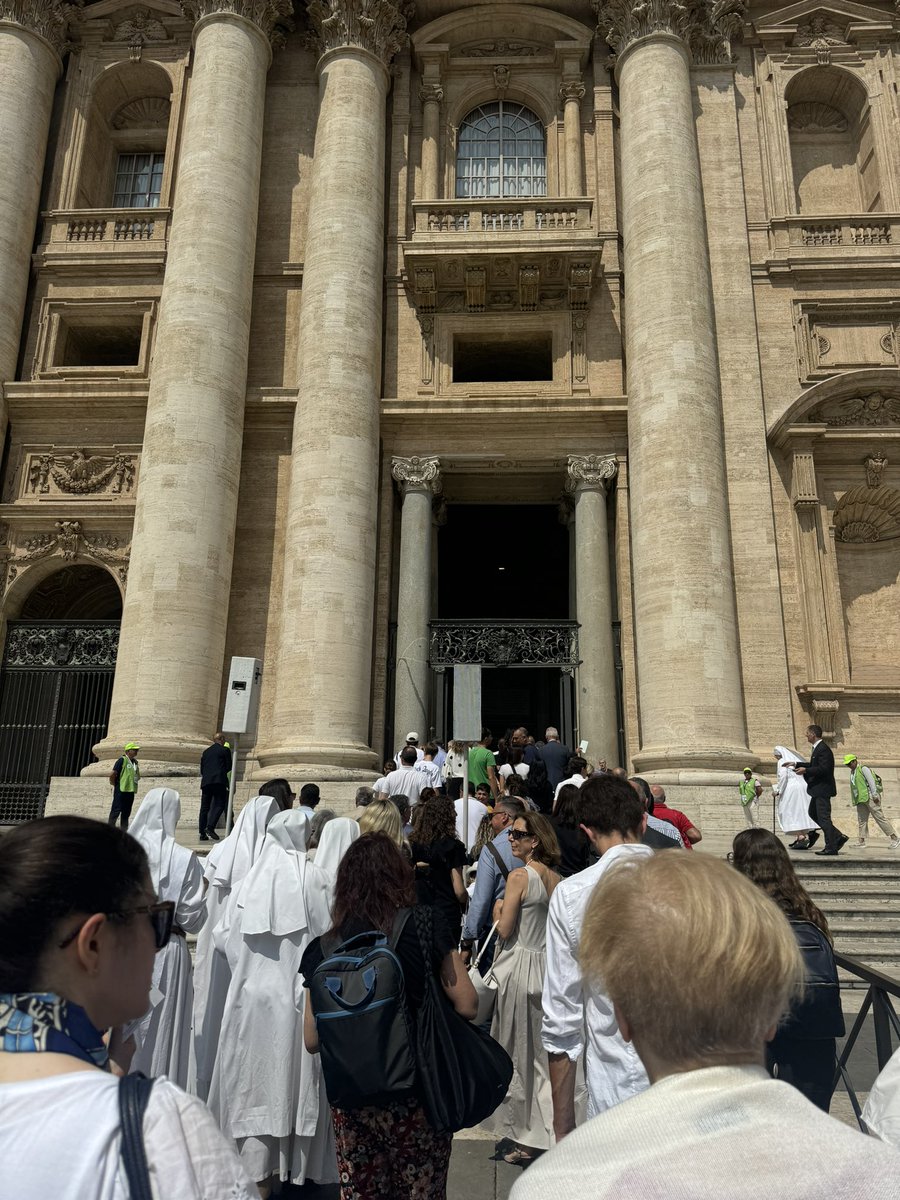 Gussie_Kielce's tweet image. Finally made it through the Holy Door in St. Peter’s Basilica ✅
#JubileeoftheHolySee