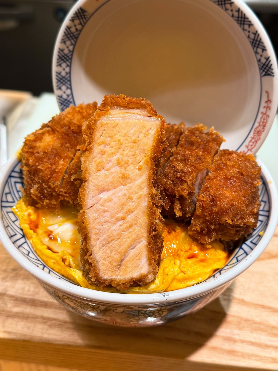 とんかつ一】 @新宿（期間限定） 卵で閉じない極厚な焼きカツ丼を食べ