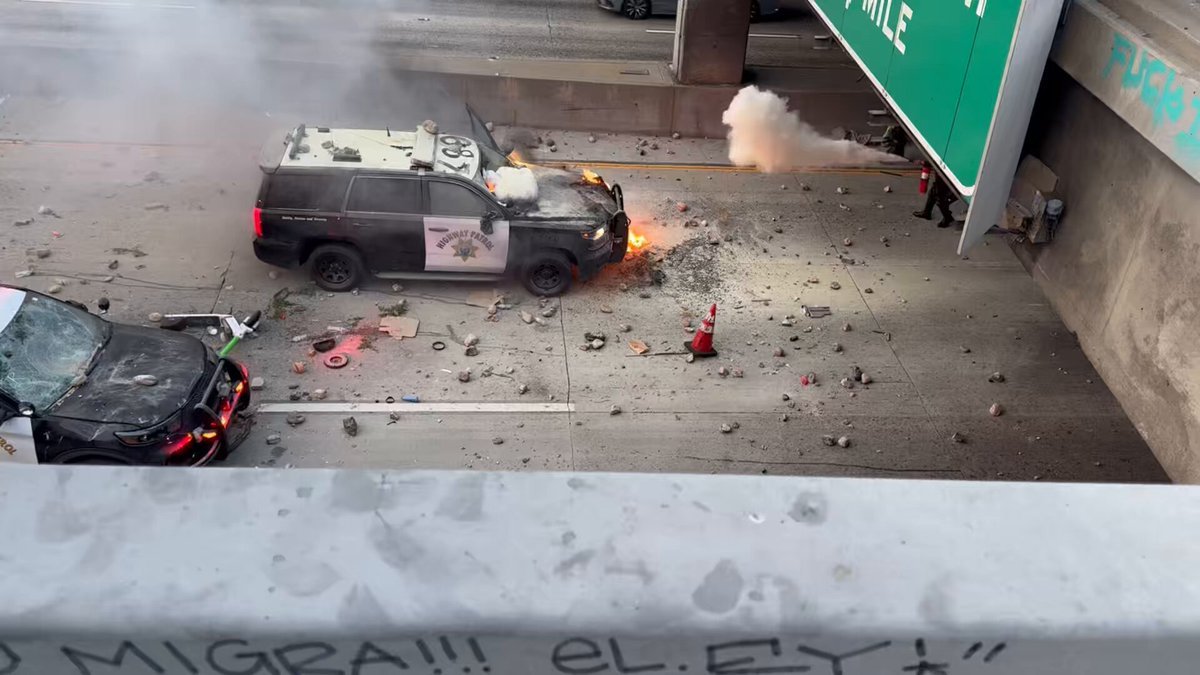 These cops trapped in an underpass with their vehicles destroyed by insurrectionists beg to differ