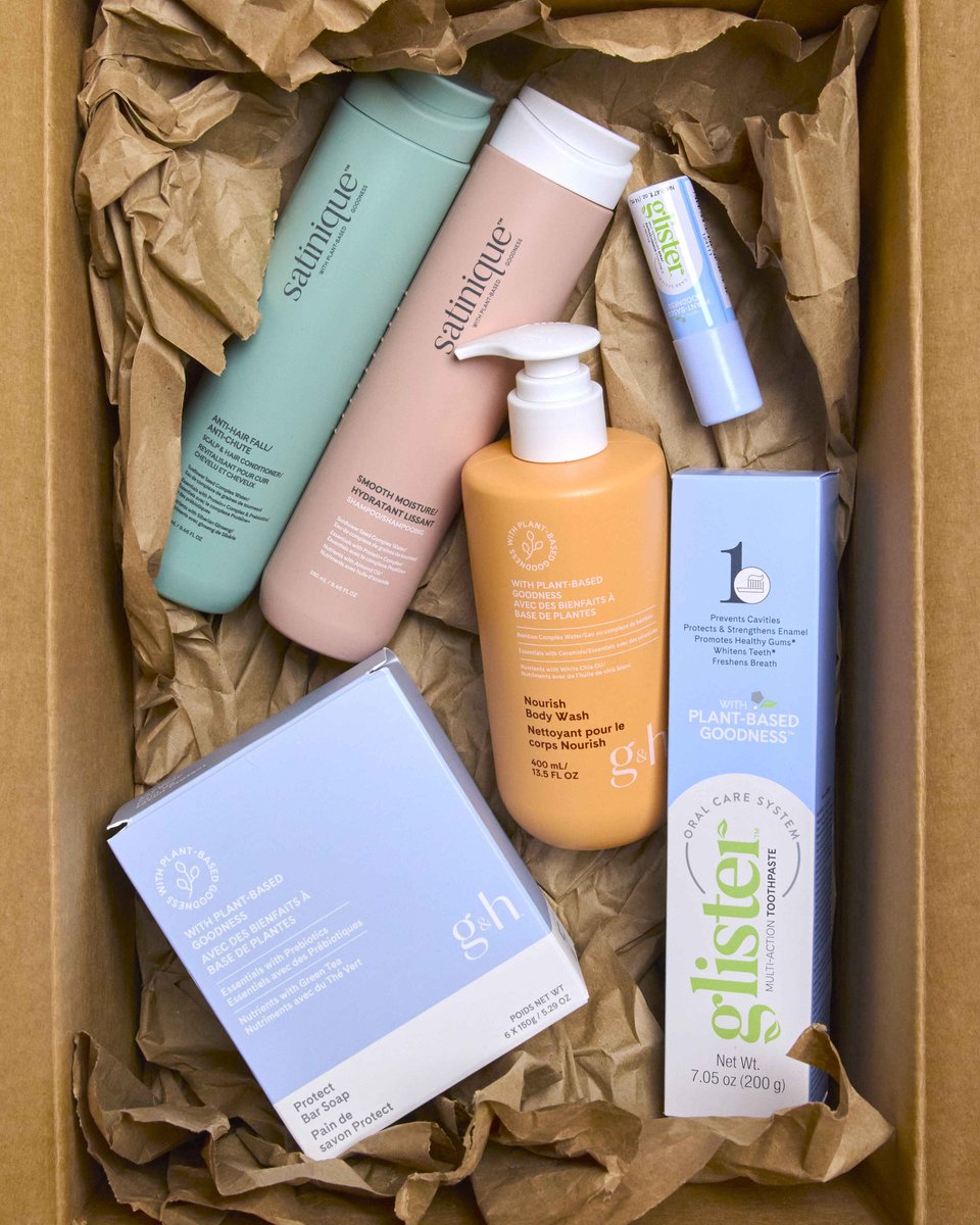 Amway's tweet image. POV: Your Amway self-care restock just arrived 😍

From strengthening strands to uplifting your everyday routine, these essentials are formulated with plant-based goodness and purpose-driven care 💚
#Amway #WellnessDelivered