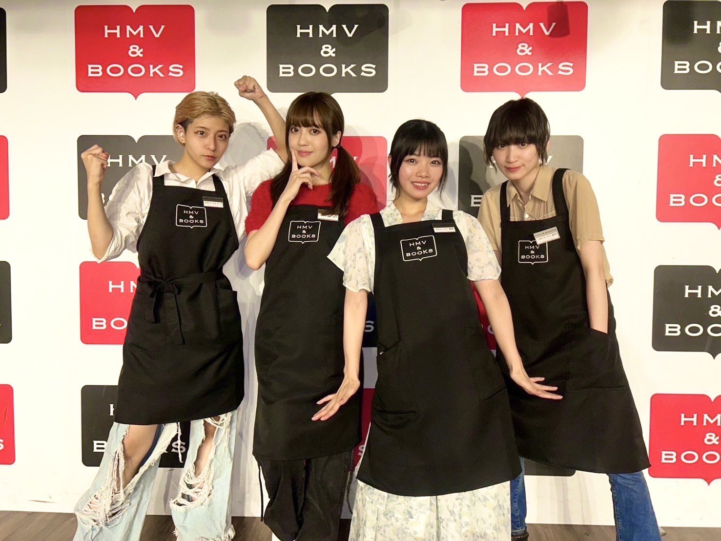 ★maju giju★様 ヨンドシー 4℃ ネックレス カーブ シルバー （マルチカラー