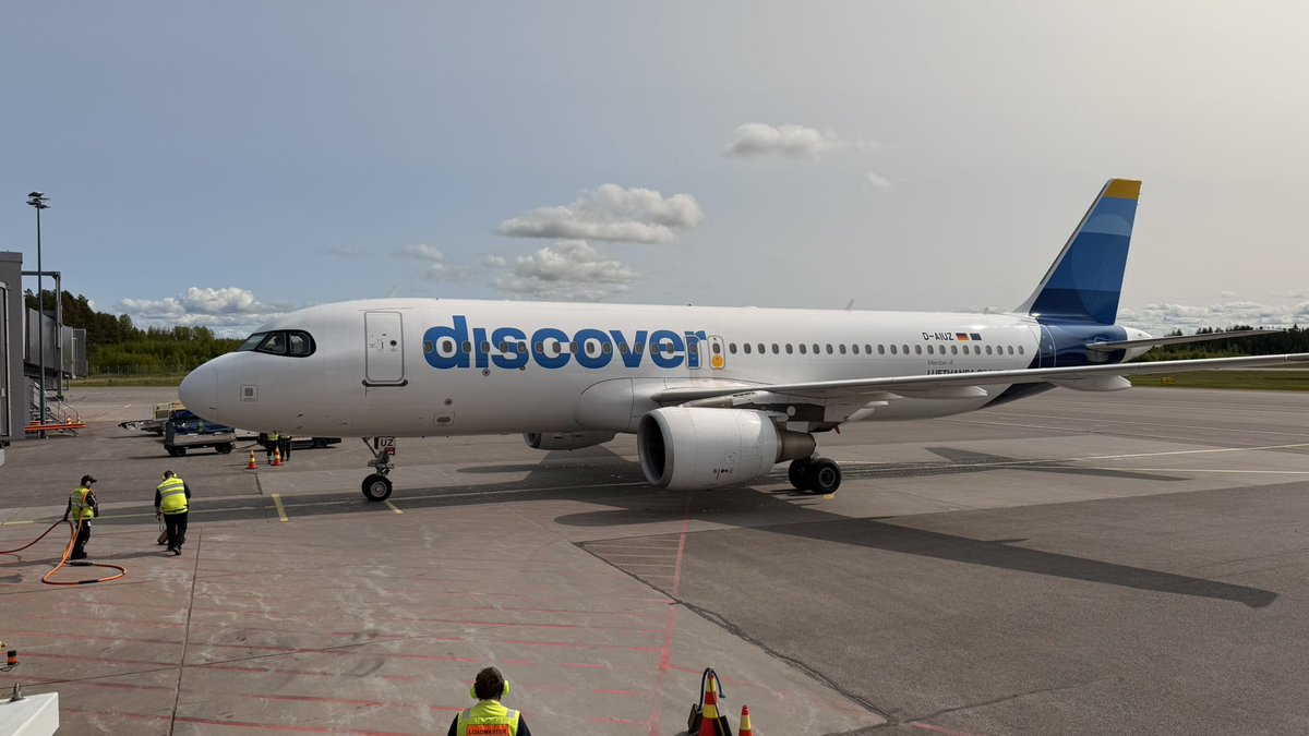 Uusi yhteys Frankfurtista Ouluun!

Tänään juhlimme Discover Airlinesin ensimmäistä suoraa lentoa Frankfurtista Ouluun – ja millä tavalla! 🎊 Oulun lentoasema vastaanotti uuden reittiyhteyden vesikaaritervehdyksellä ja innostunein puhein. 🗣️

Tämä uusi yhteys tuo Oulun entistä