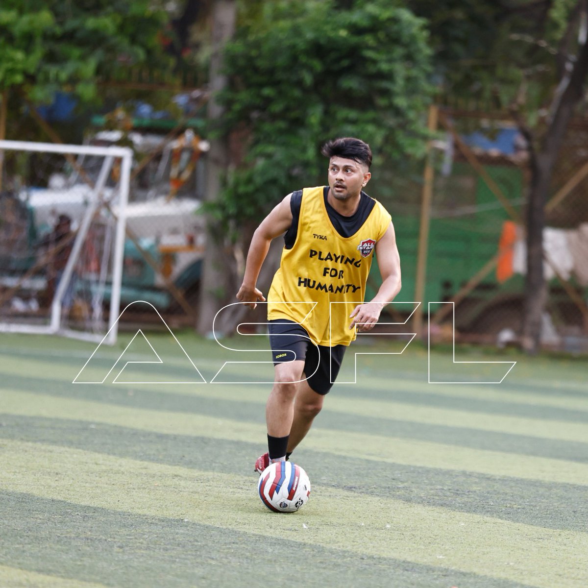ASFootyLeague's tweet photo. Sunday isn’t a rest day when ASFL Season 3 is on the radar 🧠🔥

(Zaid Darbar, Awez Darbar, Ashish Bhatia, Mridul Madhok, Manav Chhabra, Ayush Yadav, Aman Bhadouria, Scout Op)

#Gssports #ASFLSeason3 #AllStarsFootyLeague #SundayGrind #GameFaceOn #FootyPractice #Footyvibes https://t.co/IiyoFsJ9f7