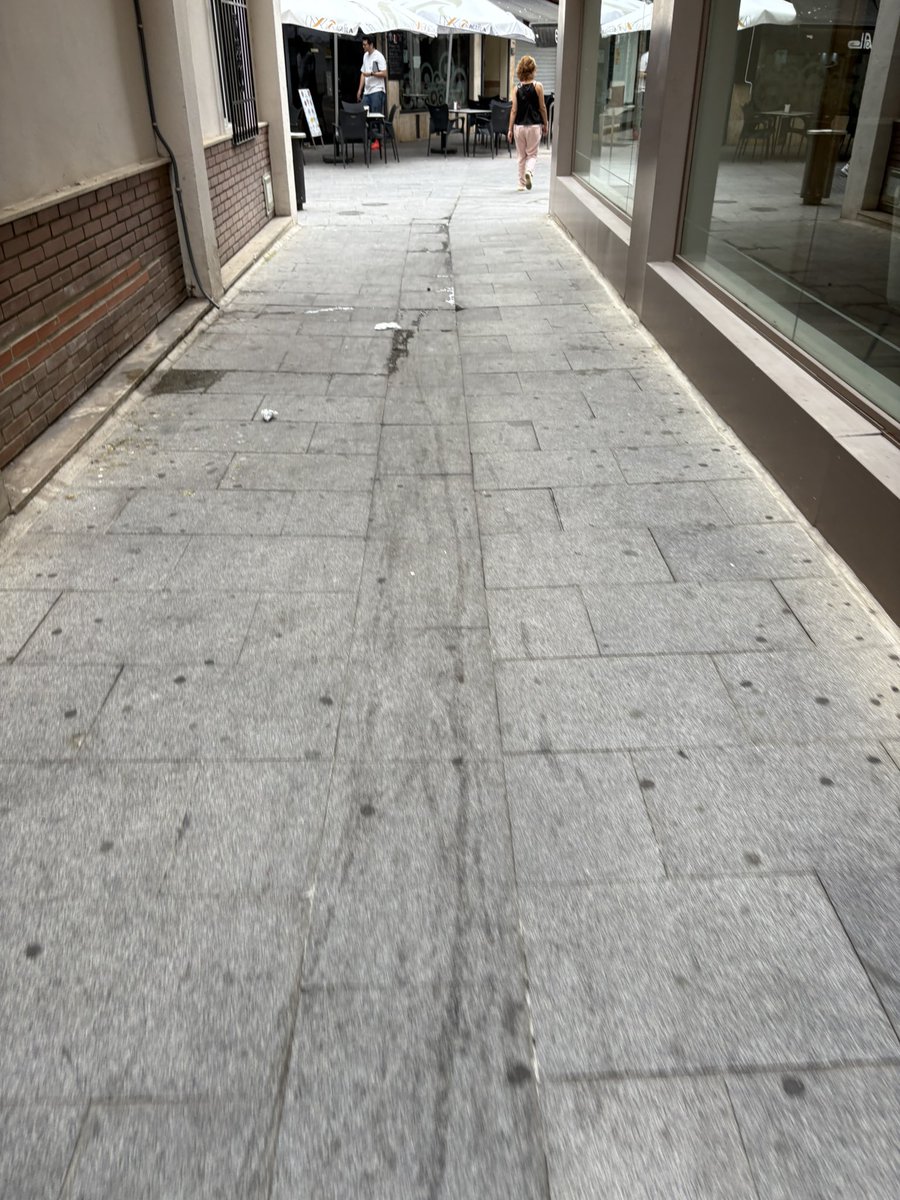 C/Olmillo. Córdoba limpia?? <a href="/sadecocordoba/">Sadeco Córdoba</a> <a href="/isabelalbas/">Isabel Albás Vives 🇪🇸🇪🇸🇪🇸</a> <a href="/ayuncordoba_es/">Ayuntamiento Córdoba</a> <a href="/ppcordobayto/">ppcordobayto</a> <a href="/pp_cordoba/">PP de Córdoba</a> <a href="/cordoba/">Diario CÓRDOBA</a> <a href="/cordopolis_es/">CORDÓPOLIS</a> <a href="/abccordoba/">ABC Córdoba</a>