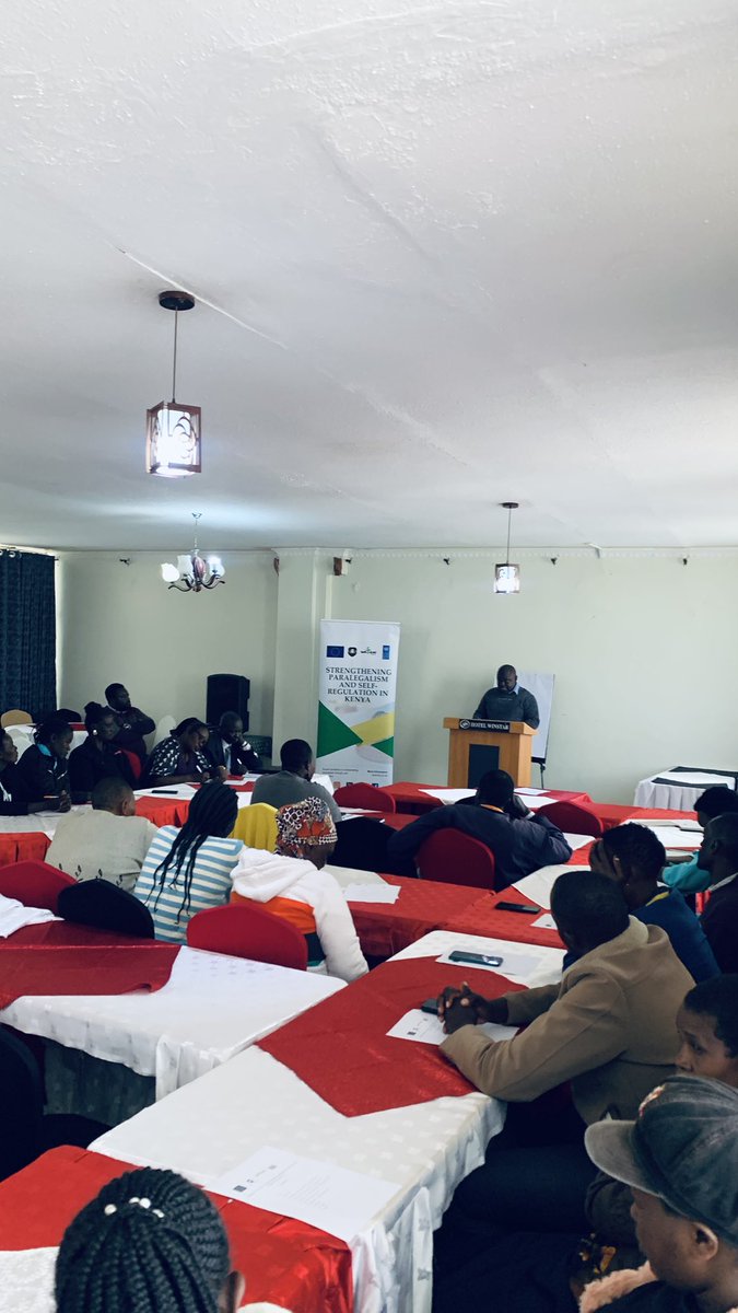 SchoolofLawKE's tweet photo. 1/
The Kenya School of Law, with support from the EU and @UNDPKenya through Amkeni Wakenya, conducted a field assessment in Eldoret on the role of paralegals in enhancing access to justice.
#AccessToJustice #PLEADII https://t.co/enTAXWZba1