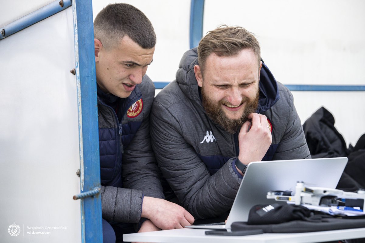 Piłka nożna to ludzie.
Gratulacje Panowie, bardzo się cieszę♥️
- <a href="/MichaCzaplarski/">Michał Czaplarski</a> <a href="/RTS_Widzew_Lodz/">Widzew Łódź</a> II
- <a href="/MordakKrzysztof/">Krzysztof Mordak</a> <a href="/KSCracoviaSA/">CRACOVIA</a> II
- <a href="/pawelernst2003/">Paweł Ernst</a> <a href="/KSCracoviaSA/">CRACOVIA</a> II
- <a href="/wlodarT_/">Tomasz Włodarek</a> <a href="/ArkaGdyniaSA/">Arka Gdynia</a> 

Pierwsze zdjęcie 12.07.2021 ⚽️