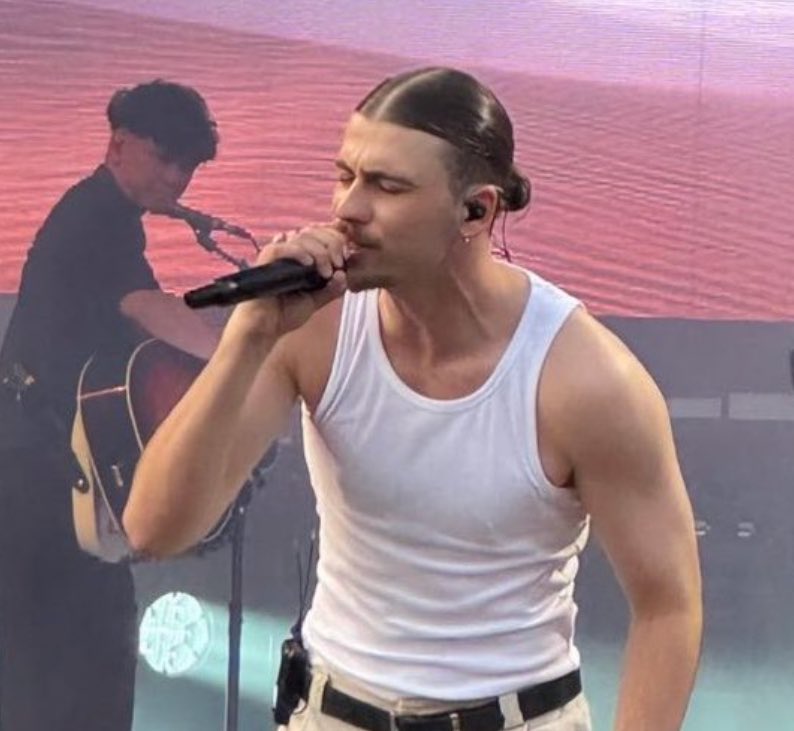 By_Syana's tweet image. Les filles on est d’accord les veines du cou là c’est 🤰🏻