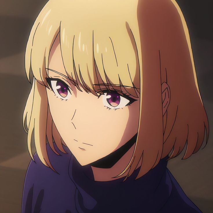 Si rambut blonde itu mengambil mic yang diberikan oleh partnernya.

"Selamat malam semuanya, Haein disini. Anak-anak cantik dan ganteng apa kabarnya? Semoga kalian bahagia selalu ya."