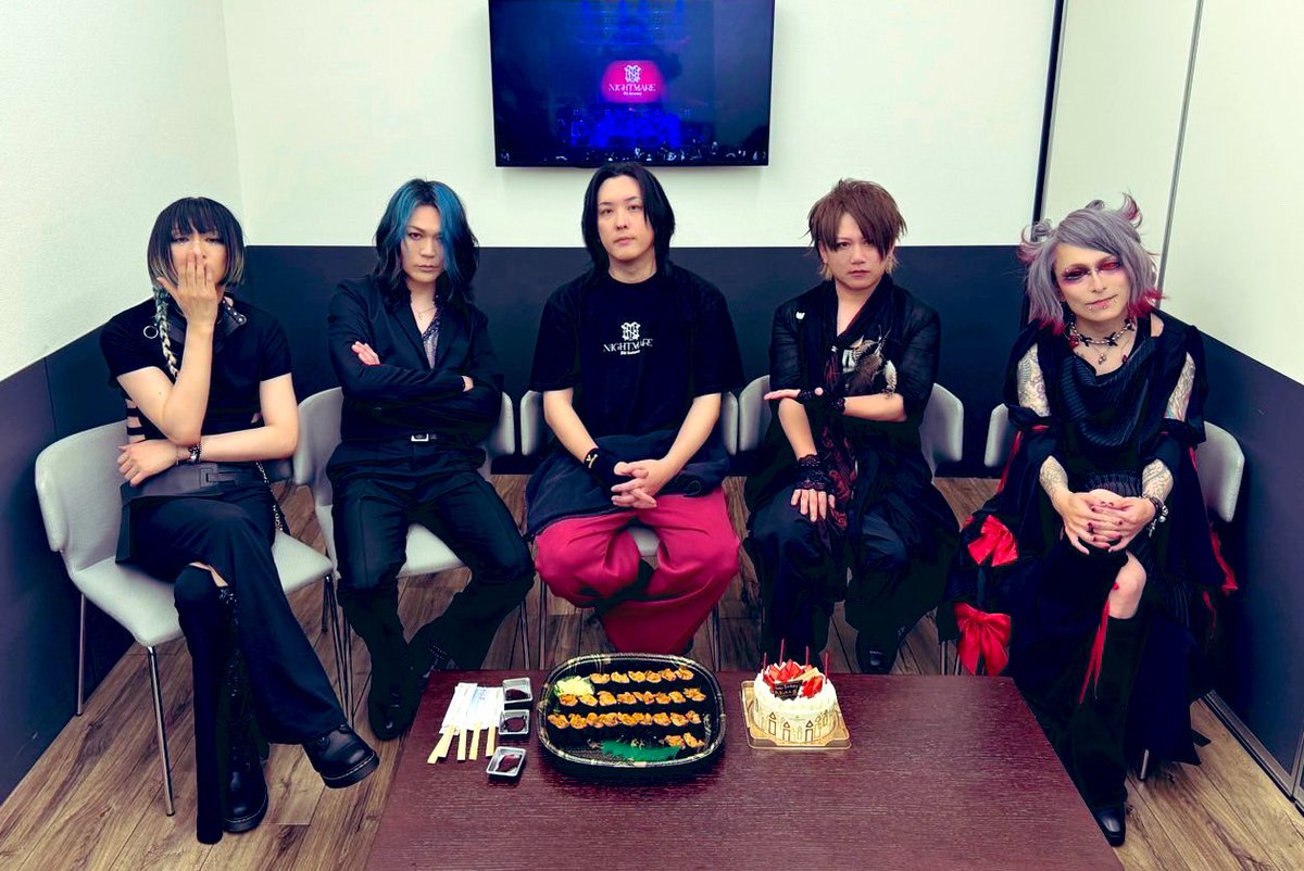 hitsu_nightmare's tweet photo. るかさん可愛いねえ
お誕生日おめでとうだよお https://t.co/eBg0xIILdK