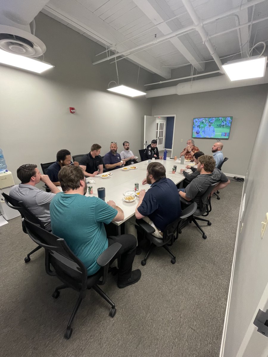 VSEngineering's tweet image. From casseroles to desserts, our Evansville crew brought their A-game to last week&apos;s lunch pitch-in! Our Evansville office shared a lunch over delicious homemade dishes. 🍔 🥗 🍕

#officelife #vsengineering #engineering