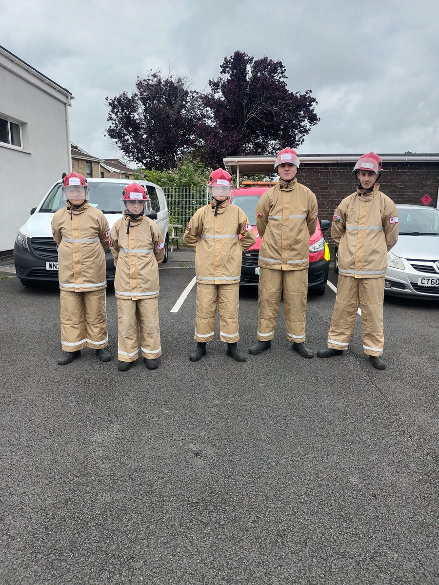 glanymorschool (@glanymorschool) on Twitter photo Day 1 of the Phoenix Project run by Mid & West Wales Fire & Rescue service #mawwfserviceyouthteam
<a href="/mawwfire/">Tân CGC / MAWW Fire</a> Day 1 of the Phoenix Project run by Mid & West Wales Fire & Rescue service #mawwfserviceyouthteam
<a href="/mawwfire/">Tân CGC / MAWW Fire</a>