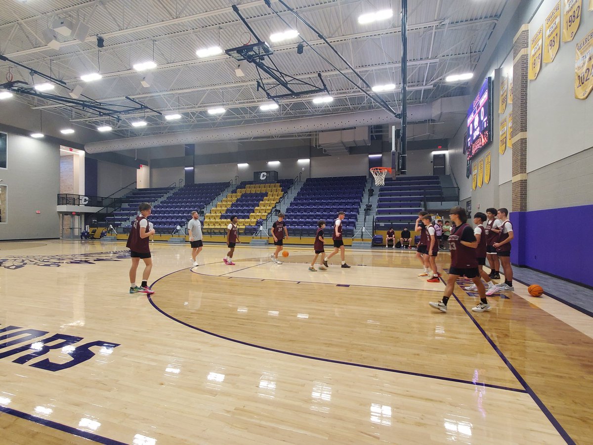 EMHSBoysHoops's tweet image. Early morning work with some of our incoming 9th grade at Okarche Team Camp. Just a group of guys trying to get a little better! 
#BulldogWay