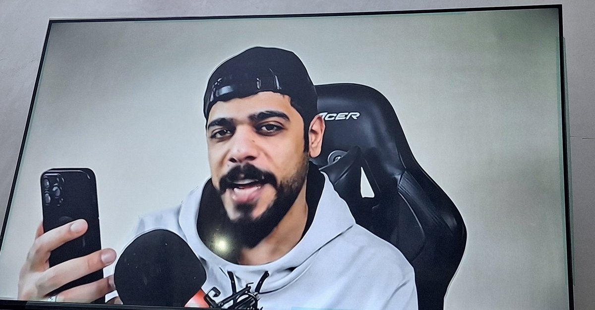 يفوز بافضل صانع محتوى احب اتابعو بدون ملل 🐧🤍